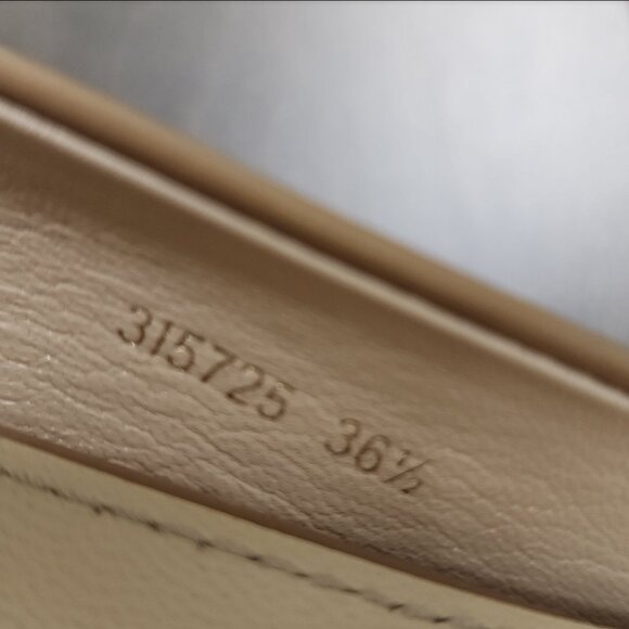 100% Authentic!! Prada Logo Black Beige Patent Block Heels Pumps - Picture 6 of 10